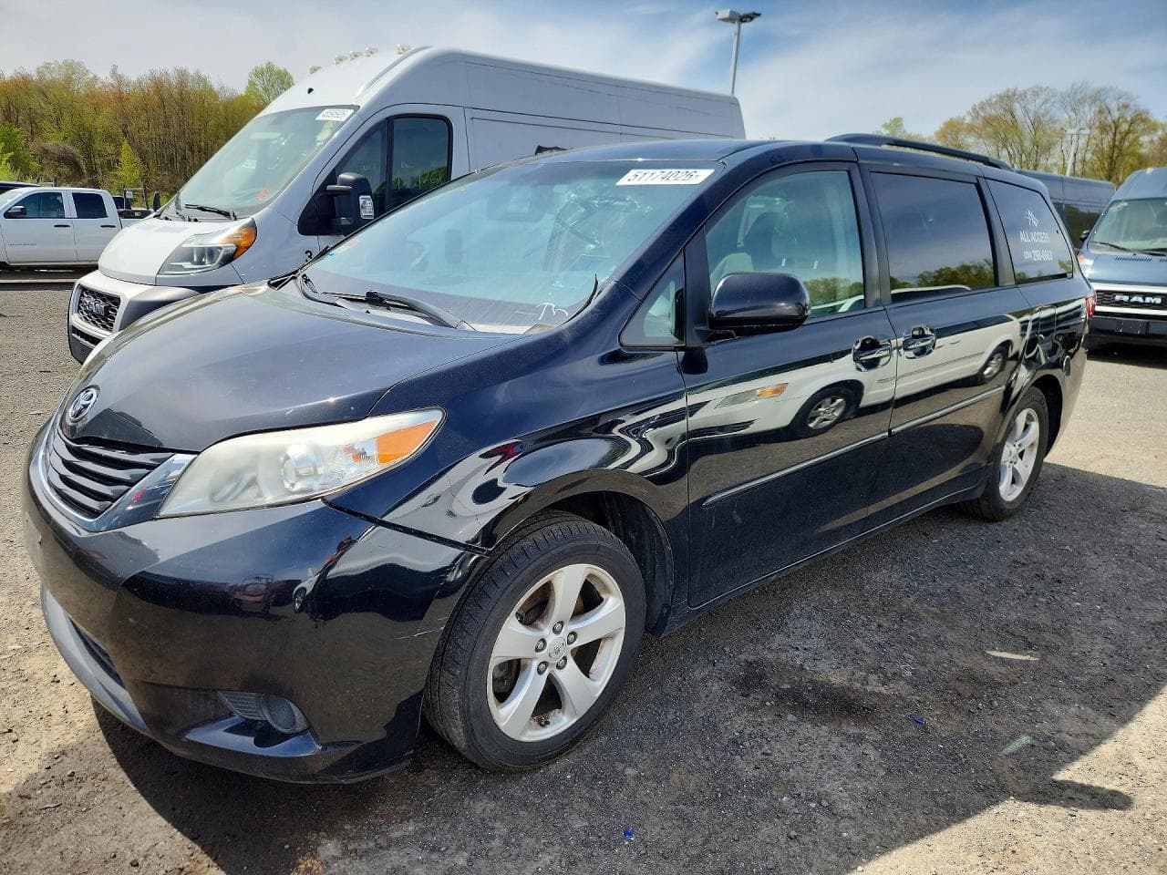 2017 TOYOTA SIENNA LE