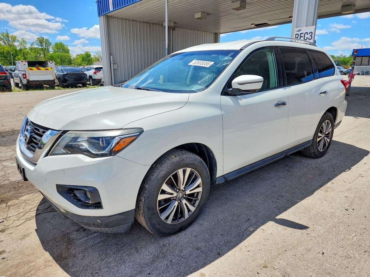 2017 NISSAN PATHFINDER SL