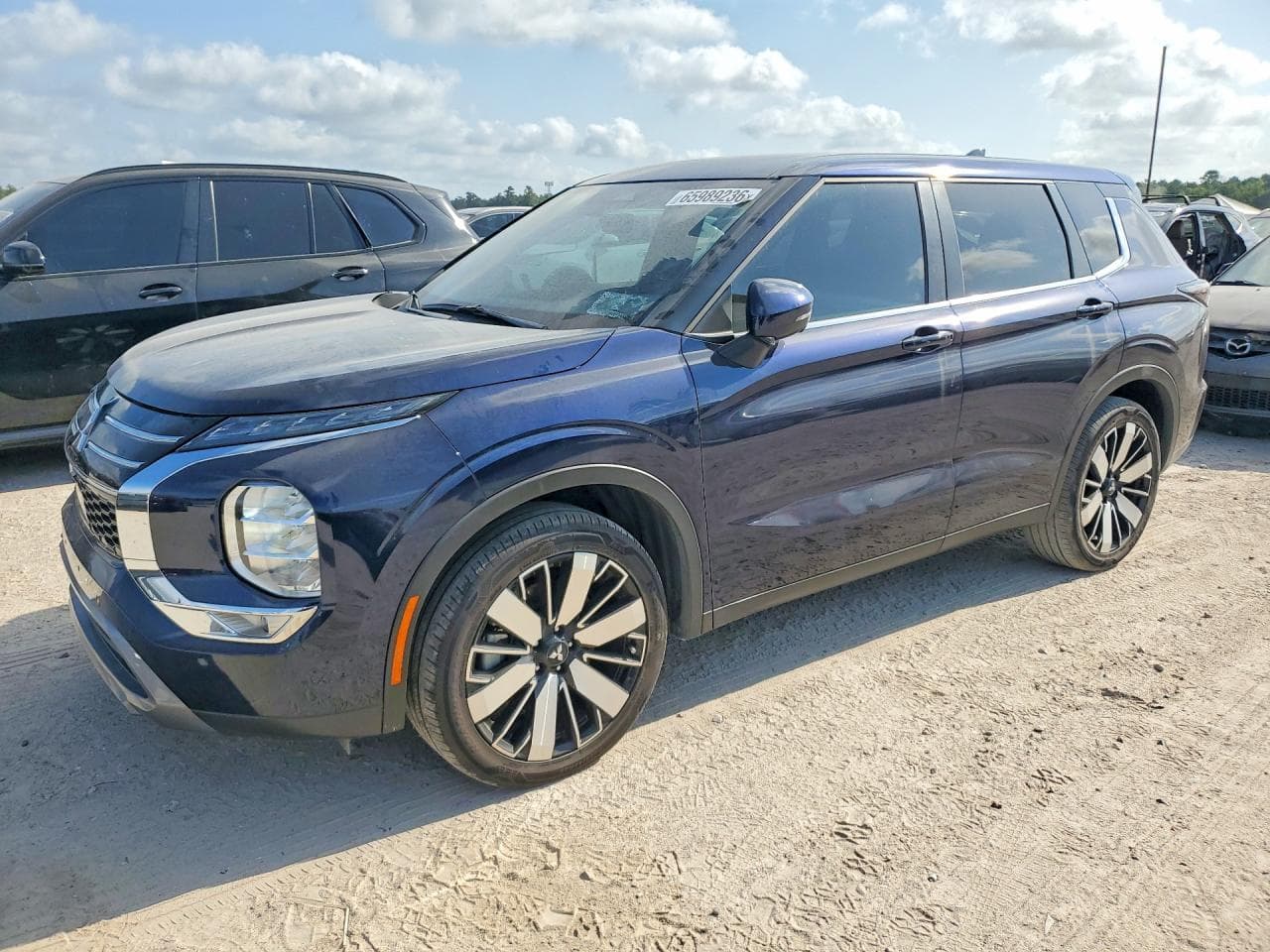 2025 MITSUBISHI OUTLANDER SE