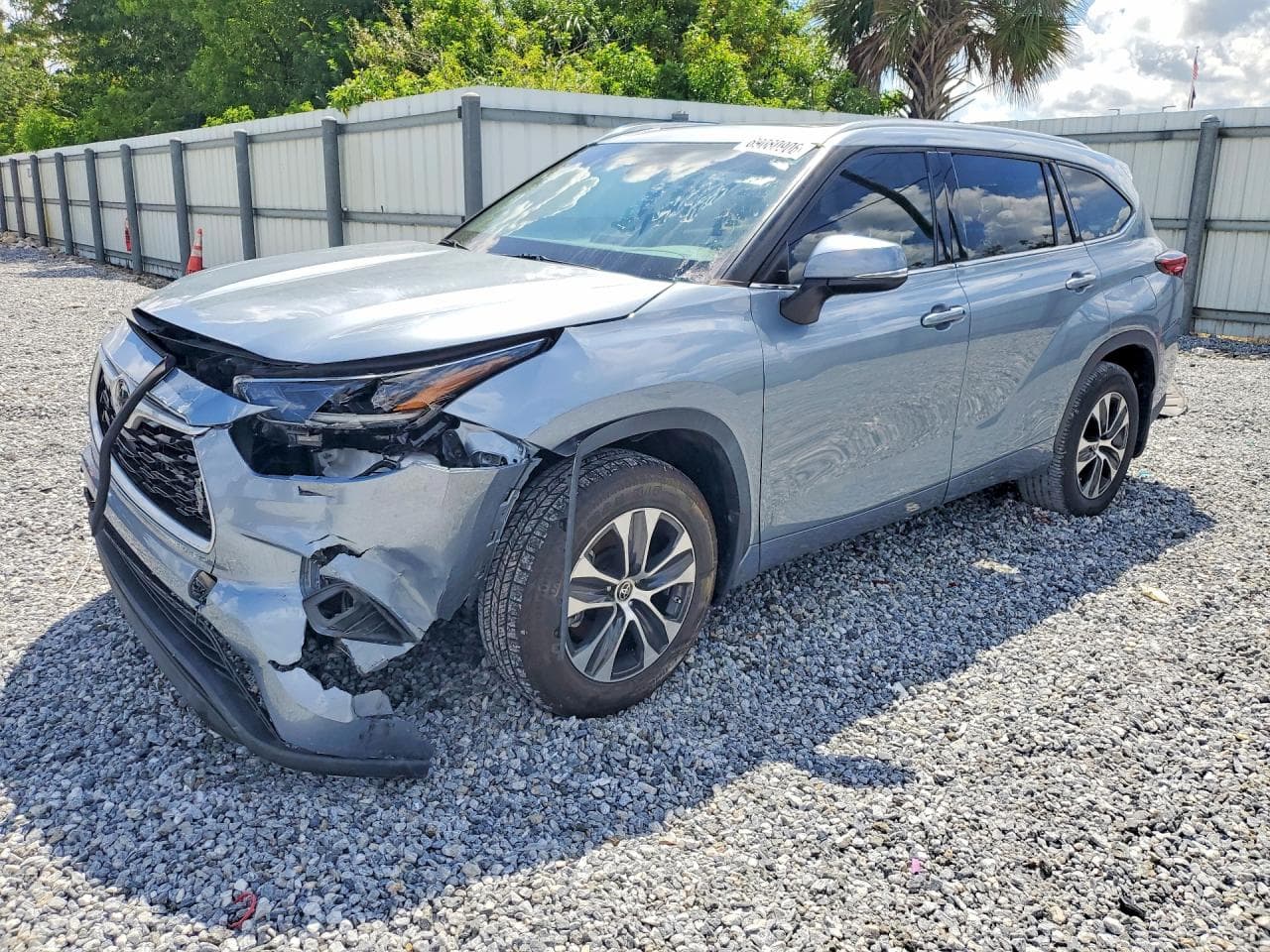 2021 TOYOTA HIGHLANDER XLE
